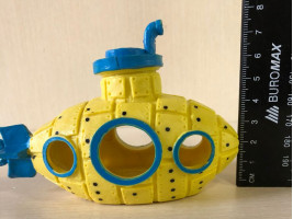 Декорація жовта субмарина 12*6*8см