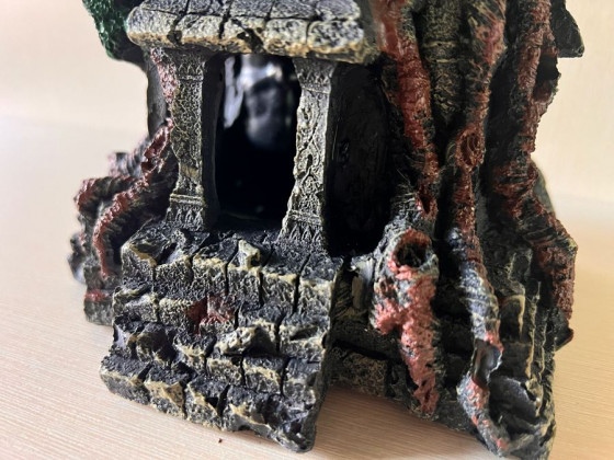 Декорация Камбоджийский храм 14,5*12*25 см