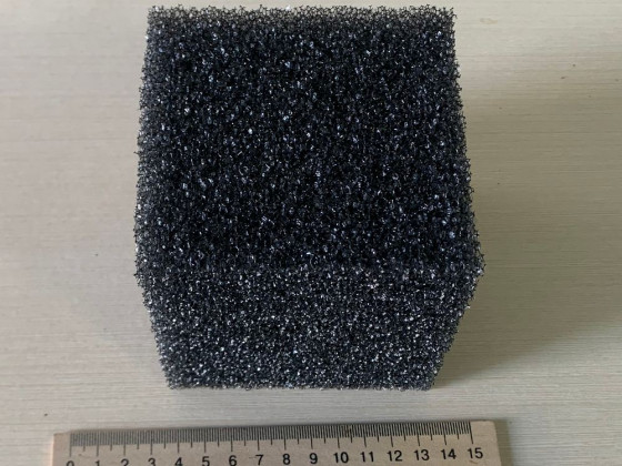 Губка прямокутна 10х10х10 см чорна крупнопориста