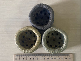 Горшок круглый с отверстиями 7*7*4.5см